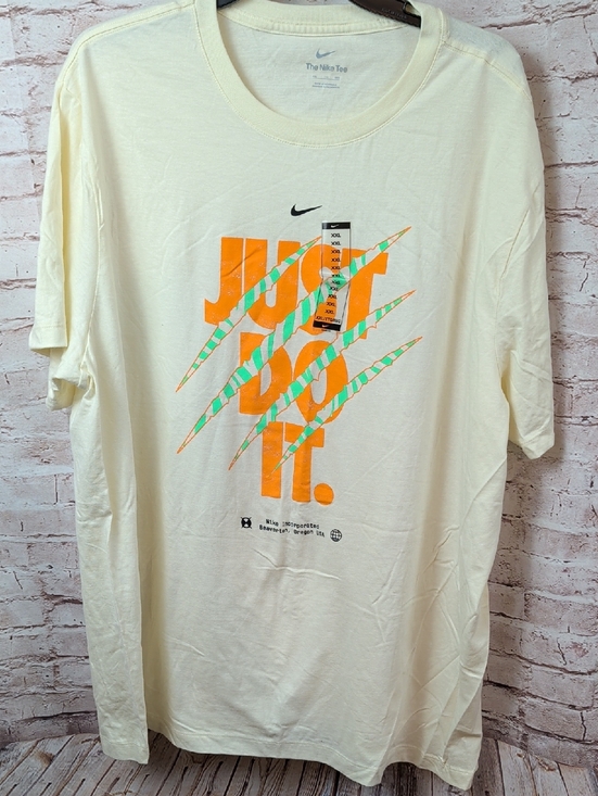 Nike Other - Nike Men’s Cream 'Just Do It' Graphic Tee XXL Nwt